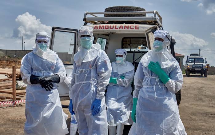 Ebola en RDC : près de 2 000 cas confirmés, la transmission communautaire inquiète en Ituri