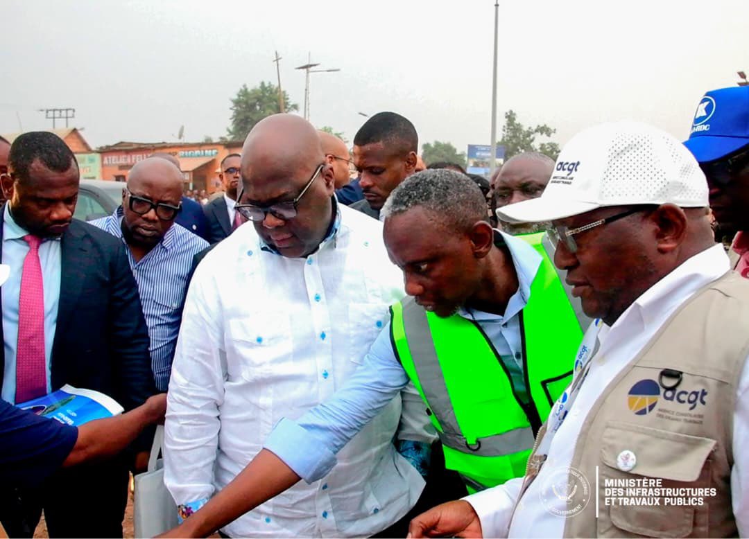 RDC : En itinérance à Mbuji-Mayi, John Banza Lunda présente à Tshisekedi les avancées des grands projets routiers du Grand Kasaï