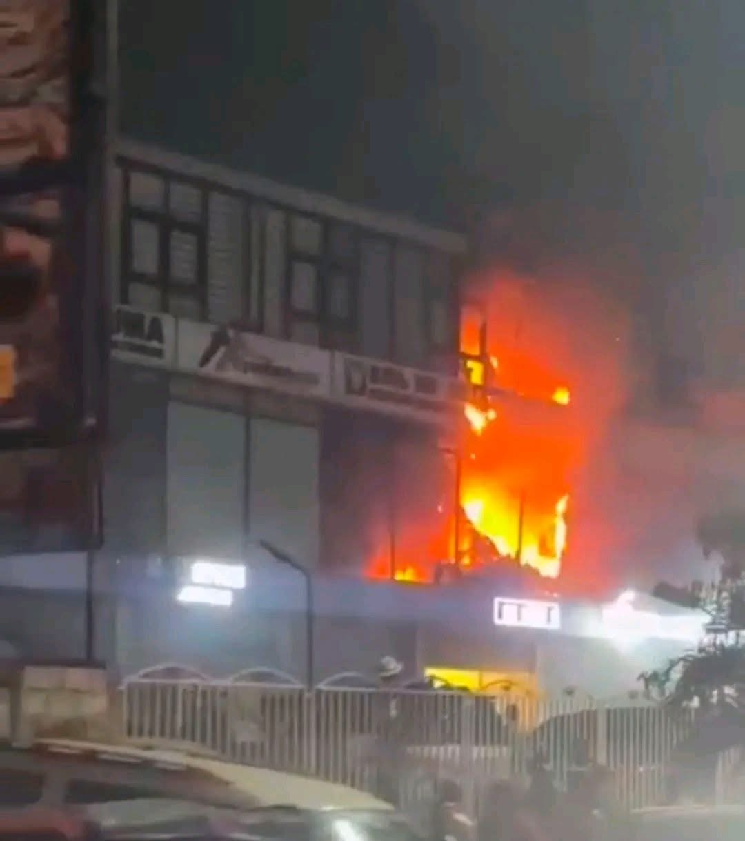 Kinshasa : incendie lors d’un mariage à la salle Panacée, un bilan provisoire de plus de 20 morts évoqué