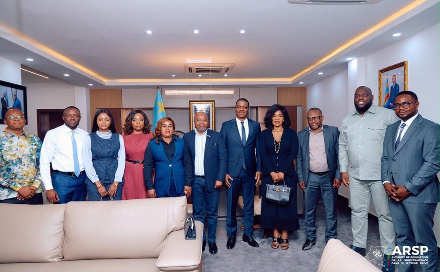 Sous-traitance : le DG de l’ARSP Ted Beleshayi échange avec des entrepreneurs à Kinshasa