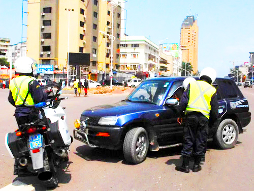 Kinshasa : le contrôle technique systématique des véhicules débute le 15 octobre